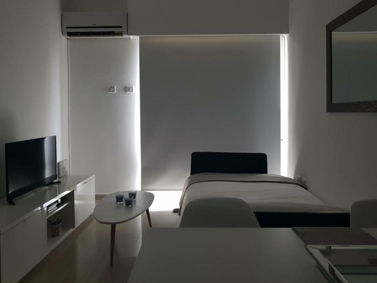 City Pearl - Modern 2 Bed Sea View Apt In City Centre Limassol Luaran gambar