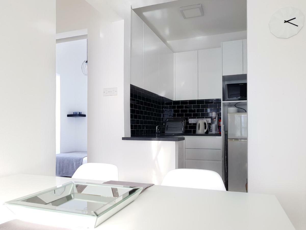 City Pearl - Modern 2 Bed Sea View Apt In City Centre Limassol Luaran gambar